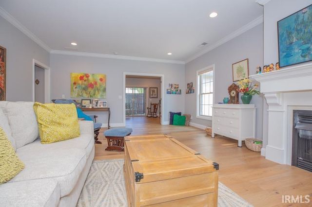 8218 Nolia Lane, Newburgh, IN 47630