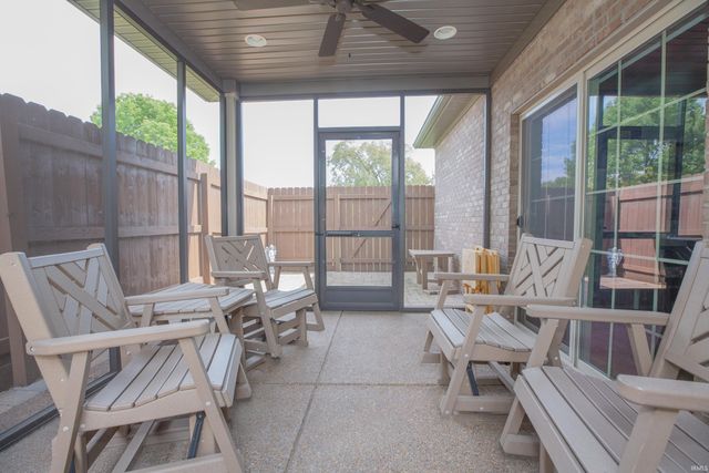 8218 Nolia Lane, Newburgh, IN 47630