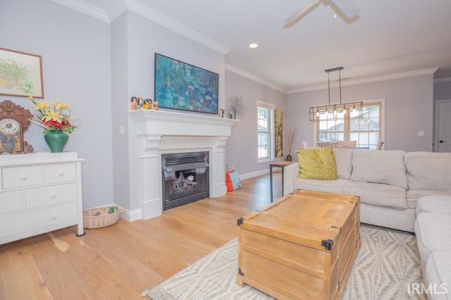 8218 Nolia Lane, Newburgh, IN 47630