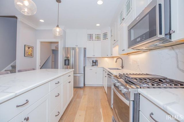 8218 Nolia Lane, Newburgh, IN 47630