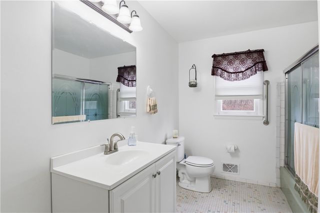 48 Landau Drive, Gates, NY 14606