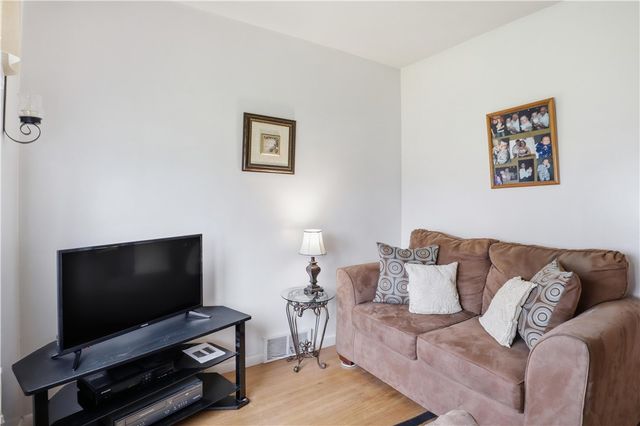 48 Landau Drive, Gates, NY 14606