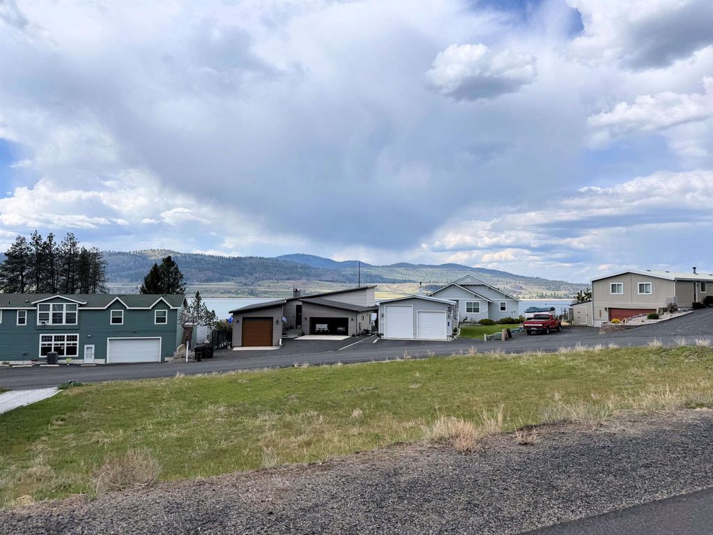 3317 Roosevelt Dr, Seven Bays, WA 99122 photo 4