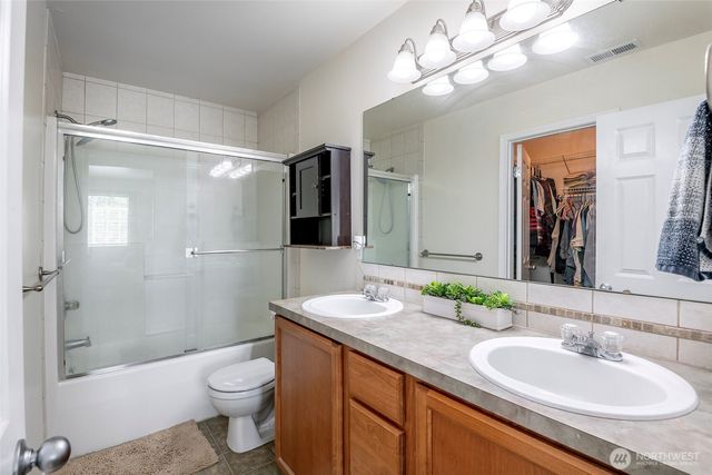 18219 111th Avenue Ct E, Puyallup, WA 98374