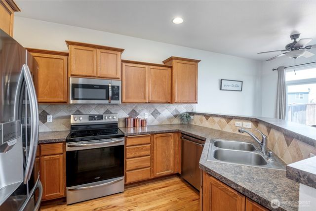 18219 111th Avenue Ct E, Puyallup, WA 98374