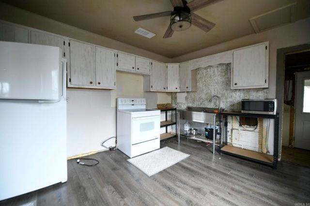 1105 7th St, Mena, AR 71953