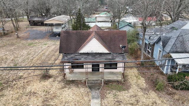 1105 7th St, Mena, AR 71953