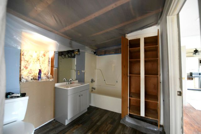 1105 7th St, Mena, AR 71953