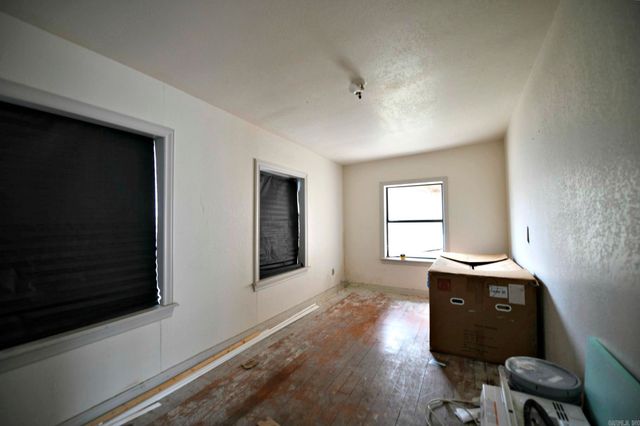 1105 7th St, Mena, AR 71953