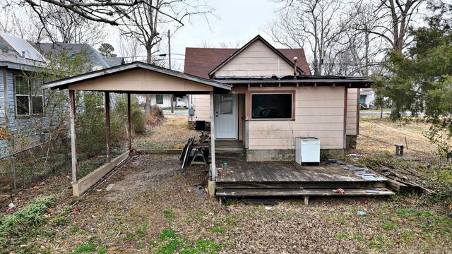 1105 7th St, Mena, AR 71953