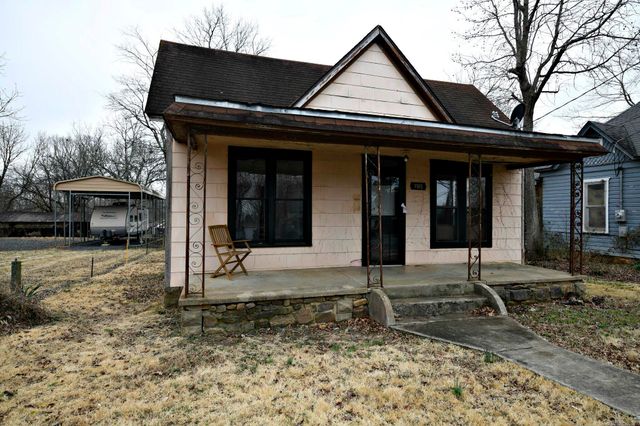 1105 7th St, Mena, AR 71953