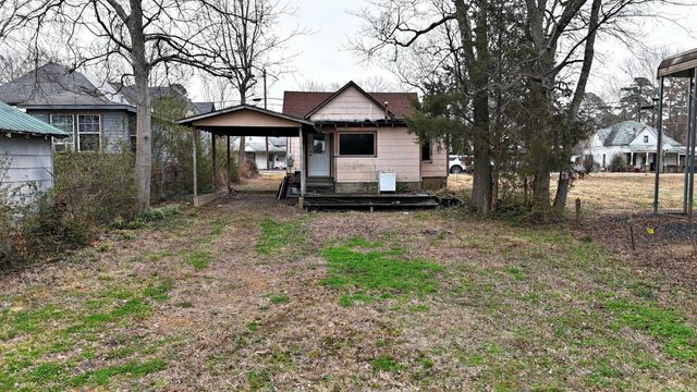 1105 7th St, Mena, AR 71953