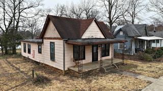 1105 7th St, Mena, AR 71953