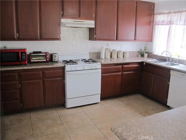 668 N Quince, Rialto, CA 92376