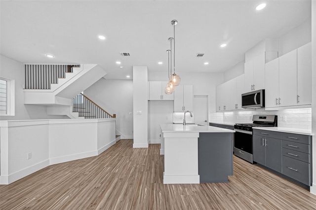 2105 Holman Street, Houston, TX 77004