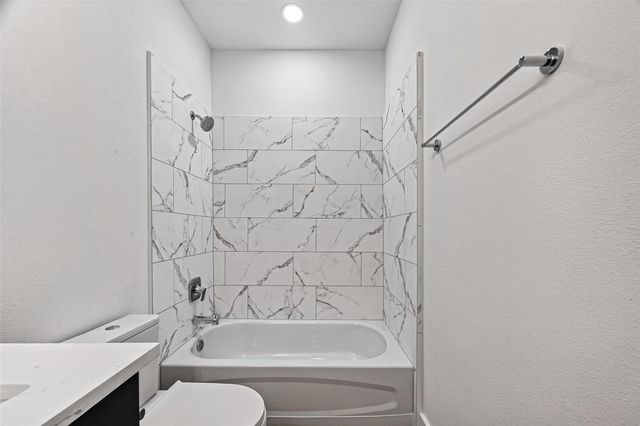 2105 Holman Street, Houston, TX 77004