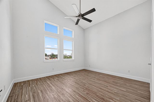 2105 Holman Street, Houston, TX 77004