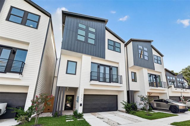 2105 Holman Street, Houston, TX 77004