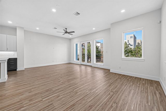 2105 Holman Street, Houston, TX 77004