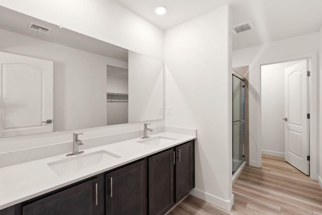 837 Calle de las Rosas, Belen, NM 87002