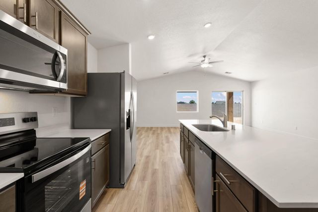837 Calle de las Rosas, Belen, NM 87002