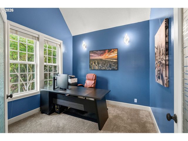1133 SKYLARK Ln, Eugene, OR 97401
