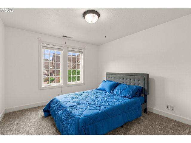 1133 SKYLARK Ln, Eugene, OR 97401