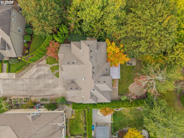 1133 SKYLARK Ln, Eugene, OR 97401