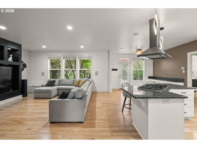 1133 SKYLARK Ln, Eugene, OR 97401