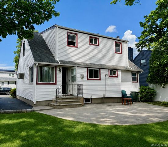 6 Decatur Street, Roosevelt, NY 11575