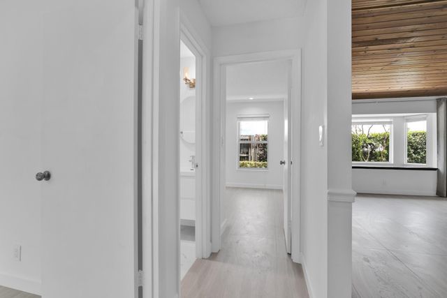 908 NE 8th Avenue, Delray Beach, FL 33483