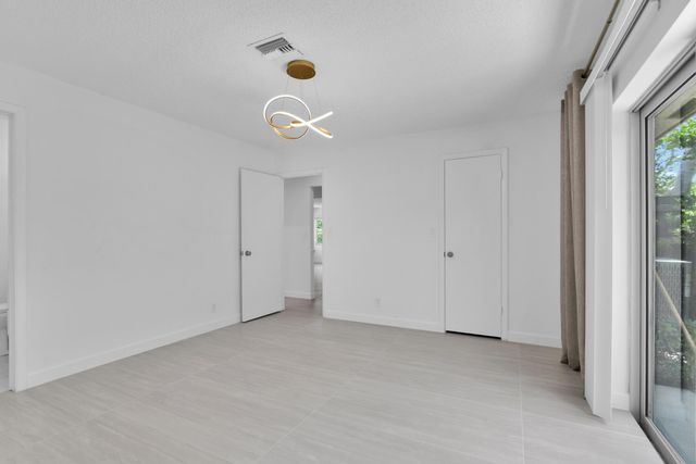 908 NE 8th Avenue, Delray Beach, FL 33483