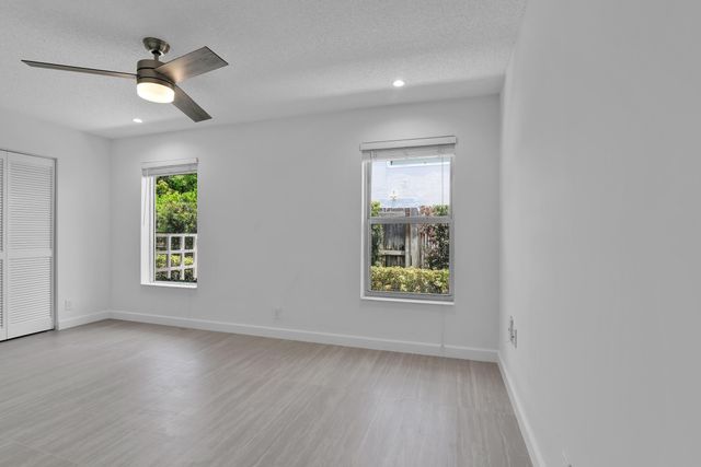 908 NE 8th Avenue, Delray Beach, FL 33483