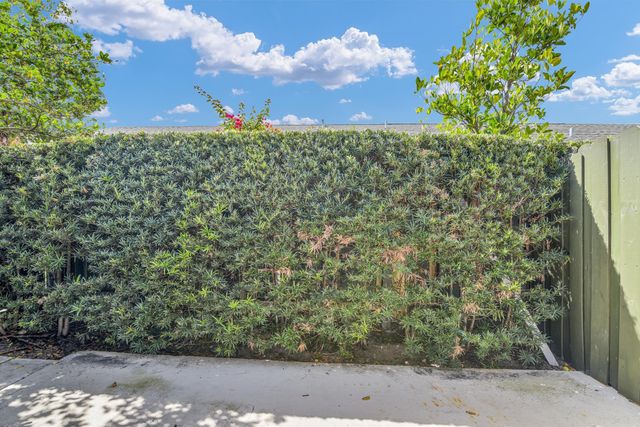 908 NE 8th Avenue, Delray Beach, FL 33483