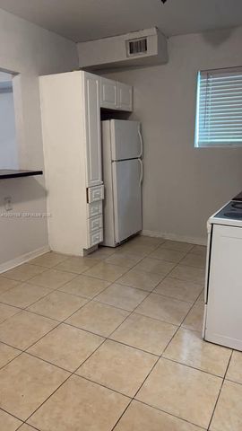 1021 NW 3rd St 205, Miami, FL 33128