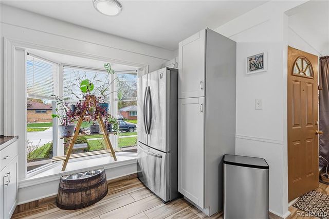 7466 Fenton Street, Dearborn Heights, MI 48127