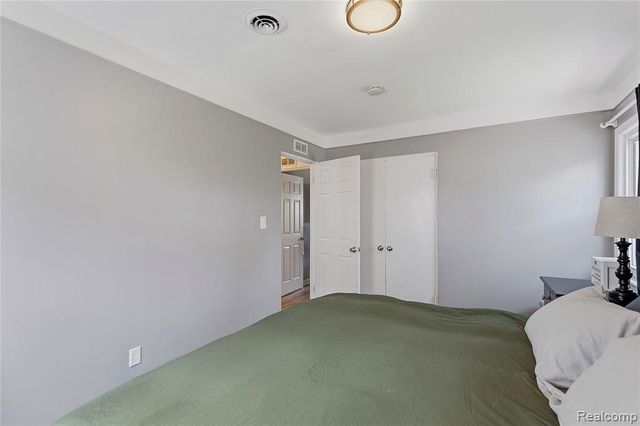 7466 Fenton Street, Dearborn Heights, MI 48127