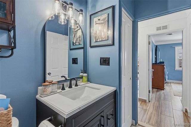 7466 Fenton Street, Dearborn Heights, MI 48127