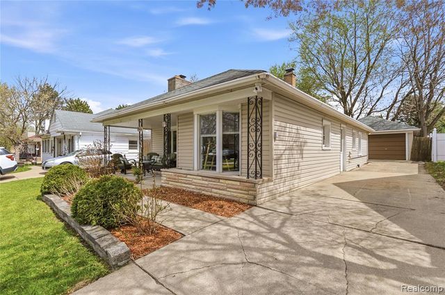 7466 Fenton Street, Dearborn Heights, MI 48127