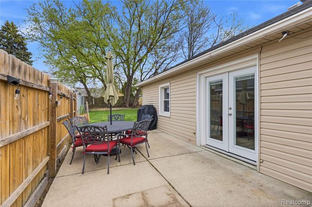 7466 Fenton Street, Dearborn Heights, MI 48127