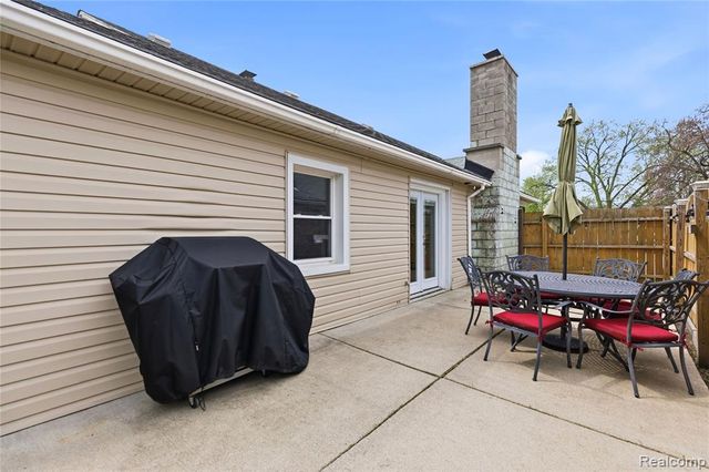 7466 Fenton Street, Dearborn Heights, MI 48127