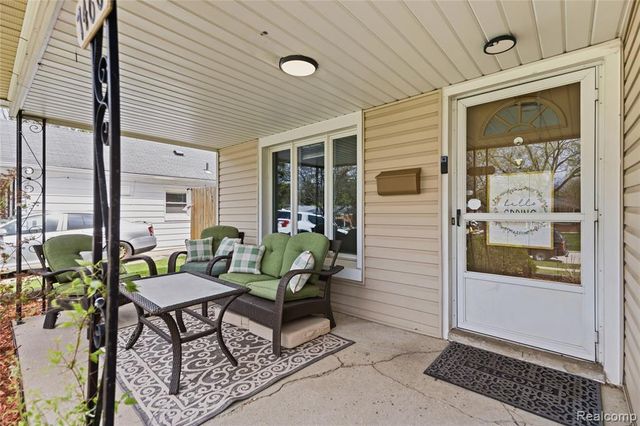 7466 Fenton Street, Dearborn Heights, MI 48127