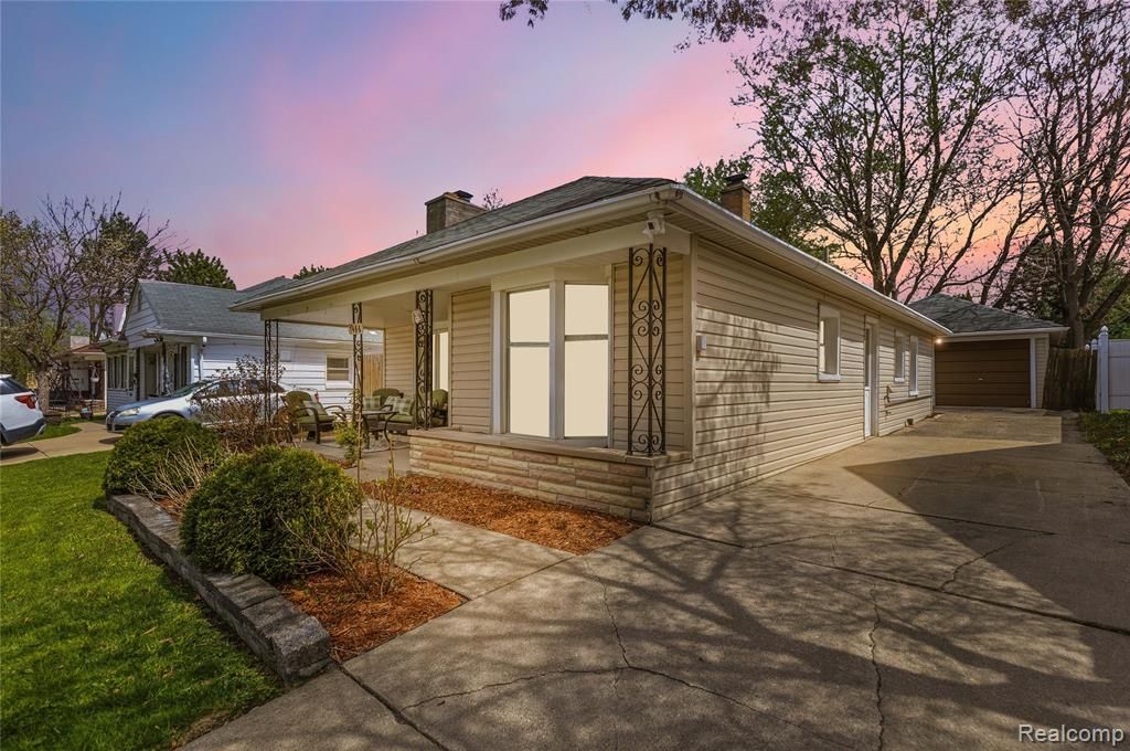 7466 Fenton Street, Dearborn Heights, MI 48127