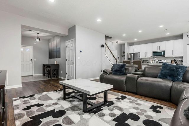 2855 Sussex Place Drive, Grove City, OH 43123