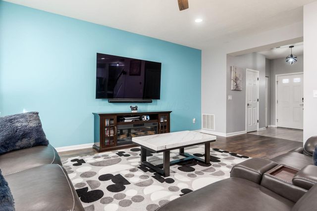 2855 Sussex Place Drive, Grove City, OH 43123