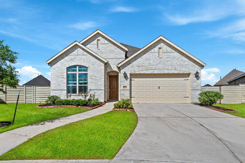 2221 Forest Trace Lane, Manvel, TX 77578