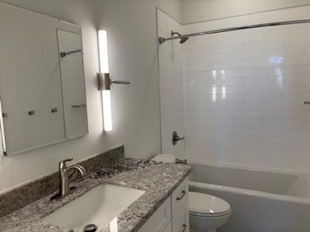 2102 Mechanic Street 104, Galveston, TX 77550