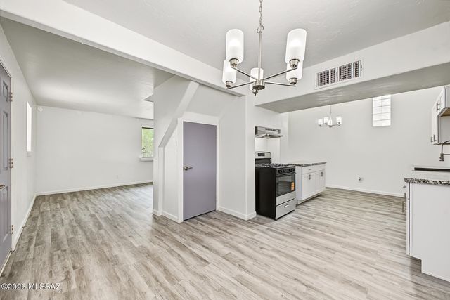 2607 W Arthur Place, Tucson, AZ 85713