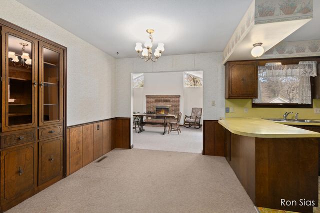 17075 Lakeview Road, Holland, MI 49424