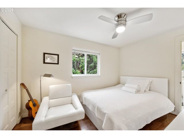 5812 N SYRACUSE St, Portland, OR 97203